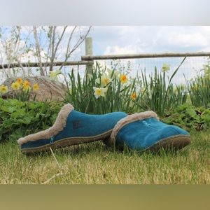 Blue Slippers from Sorel, women’s US9
